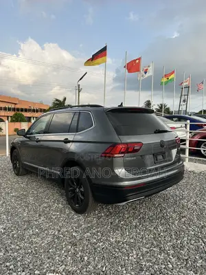 Volkswagen Tiguan 2.0T SEL Premium AWD 4MOTION 2019 Gray