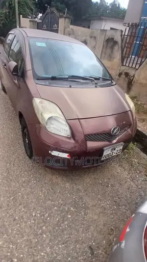 Toyota Vitz 1.3 AWD 5dr 2010 Burgundy