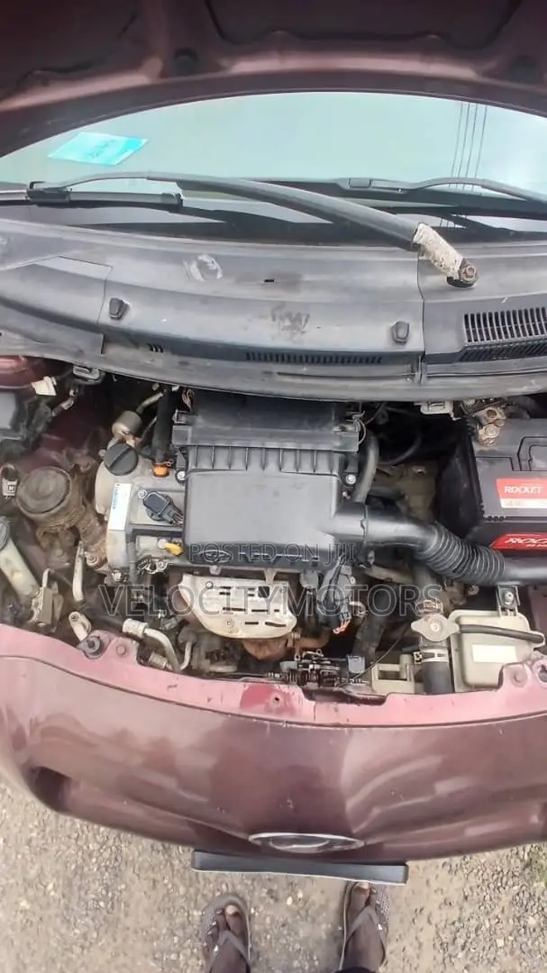 Toyota Vitz 1.3 AWD 5dr 2010 Burgundy
