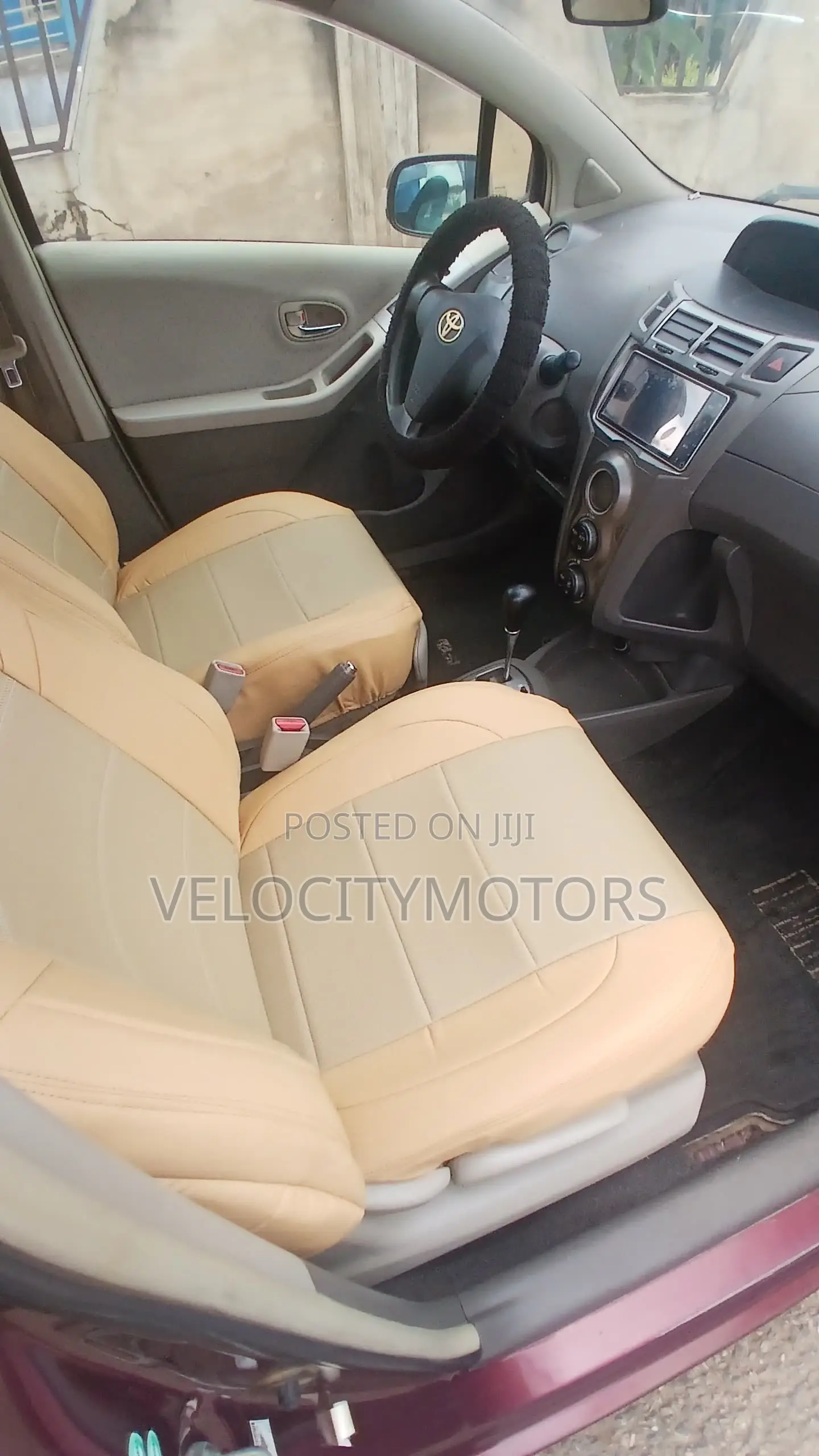 Toyota Vitz 1.3 AWD 5dr 2010 Burgundy