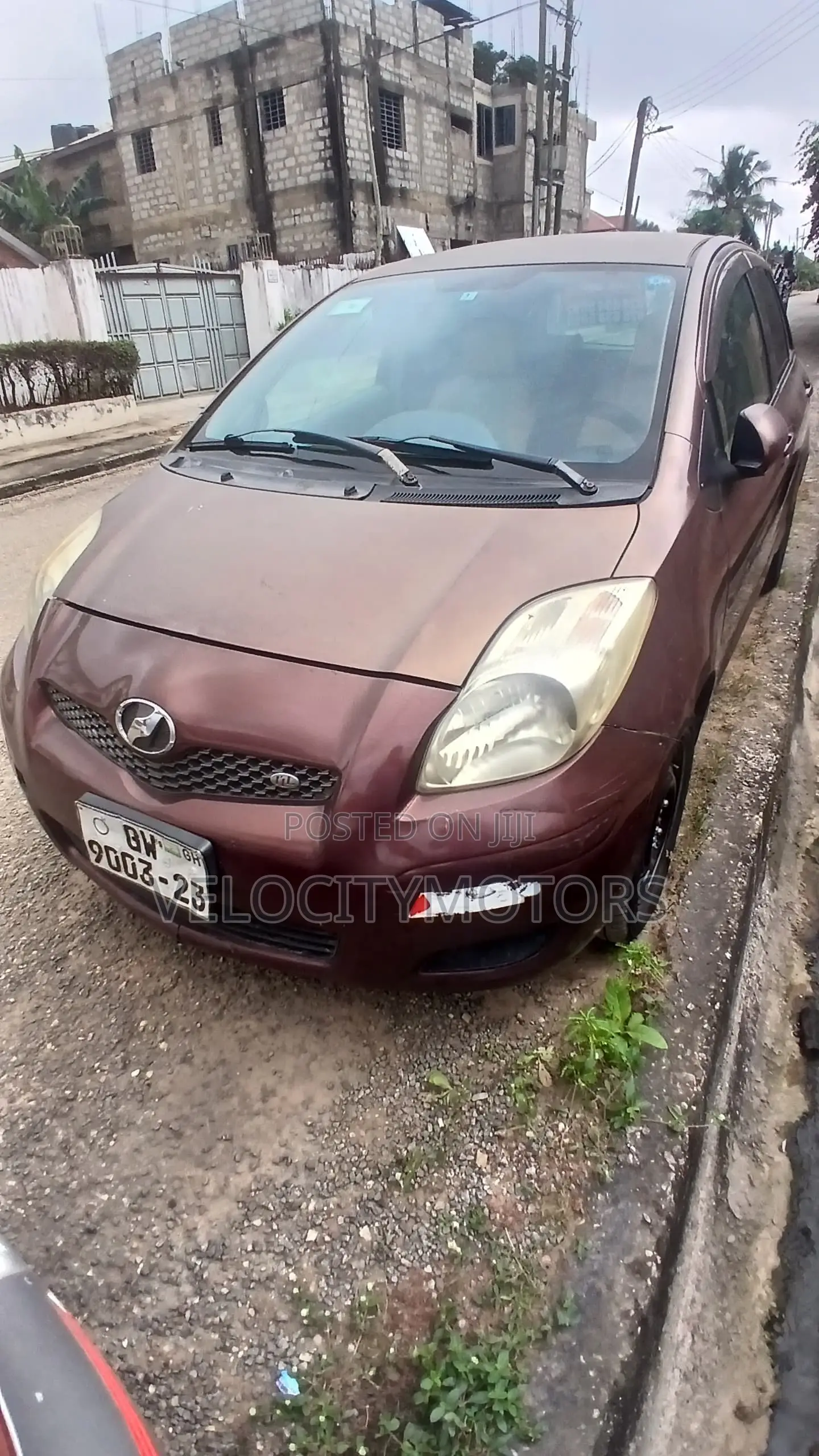Toyota Vitz 1.3 AWD 5dr 2010 Burgundy