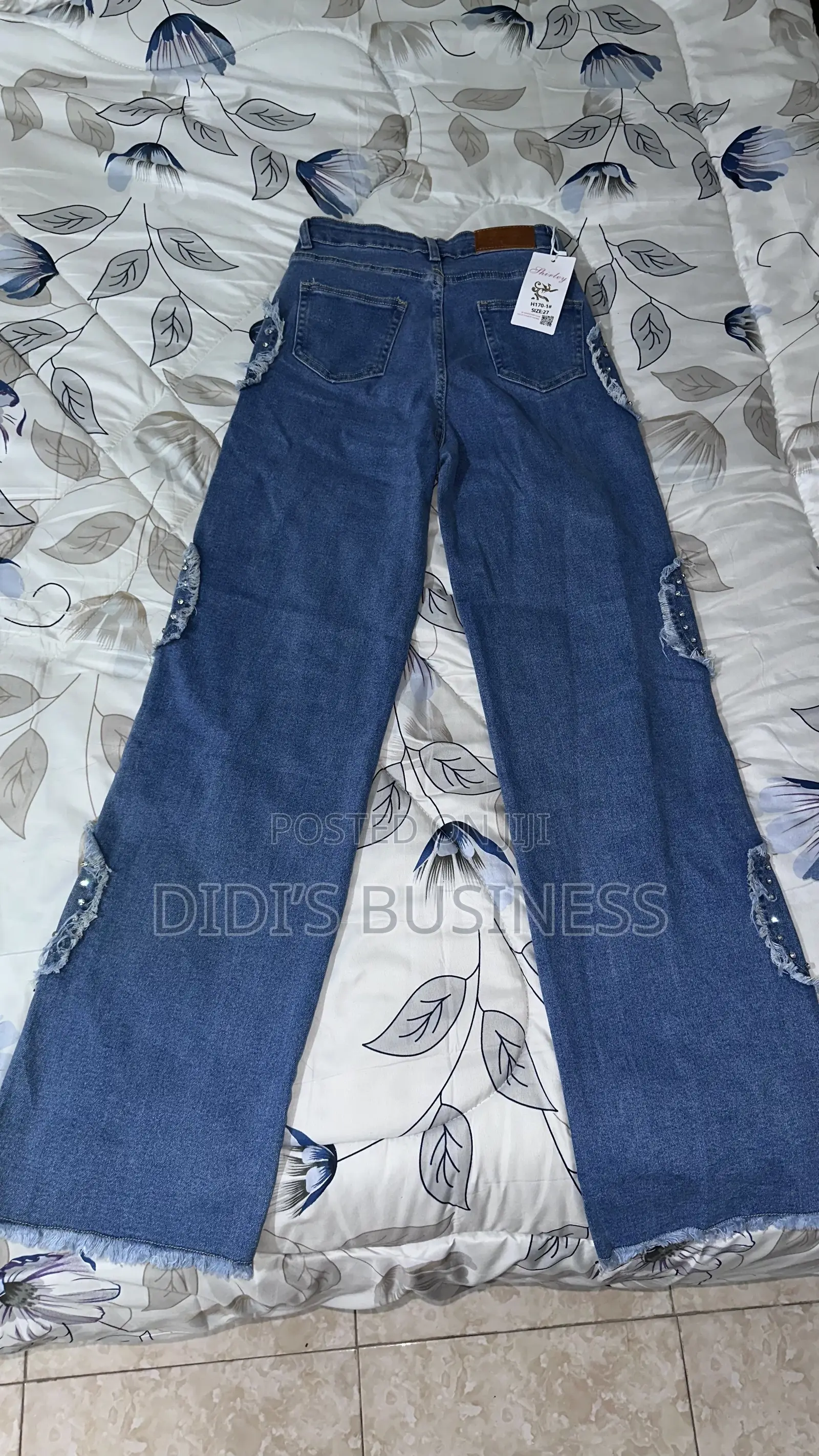 Wide-Leg Jeans