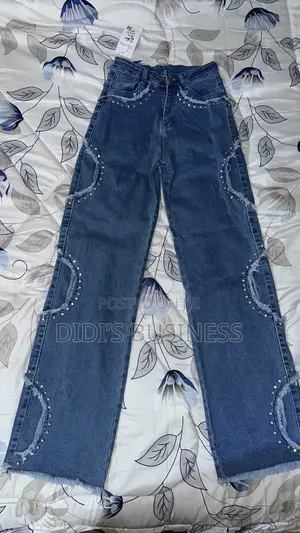 Wide-Leg Jeans