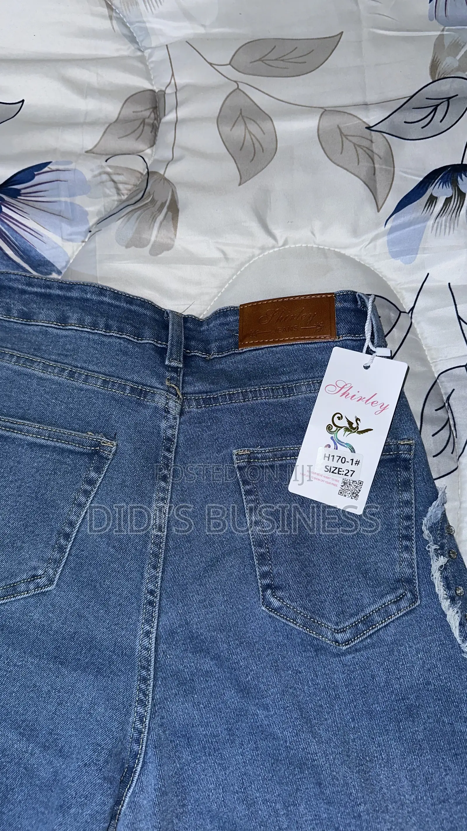 Wide-Leg Jeans