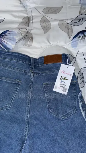 Wide-Leg Jeans