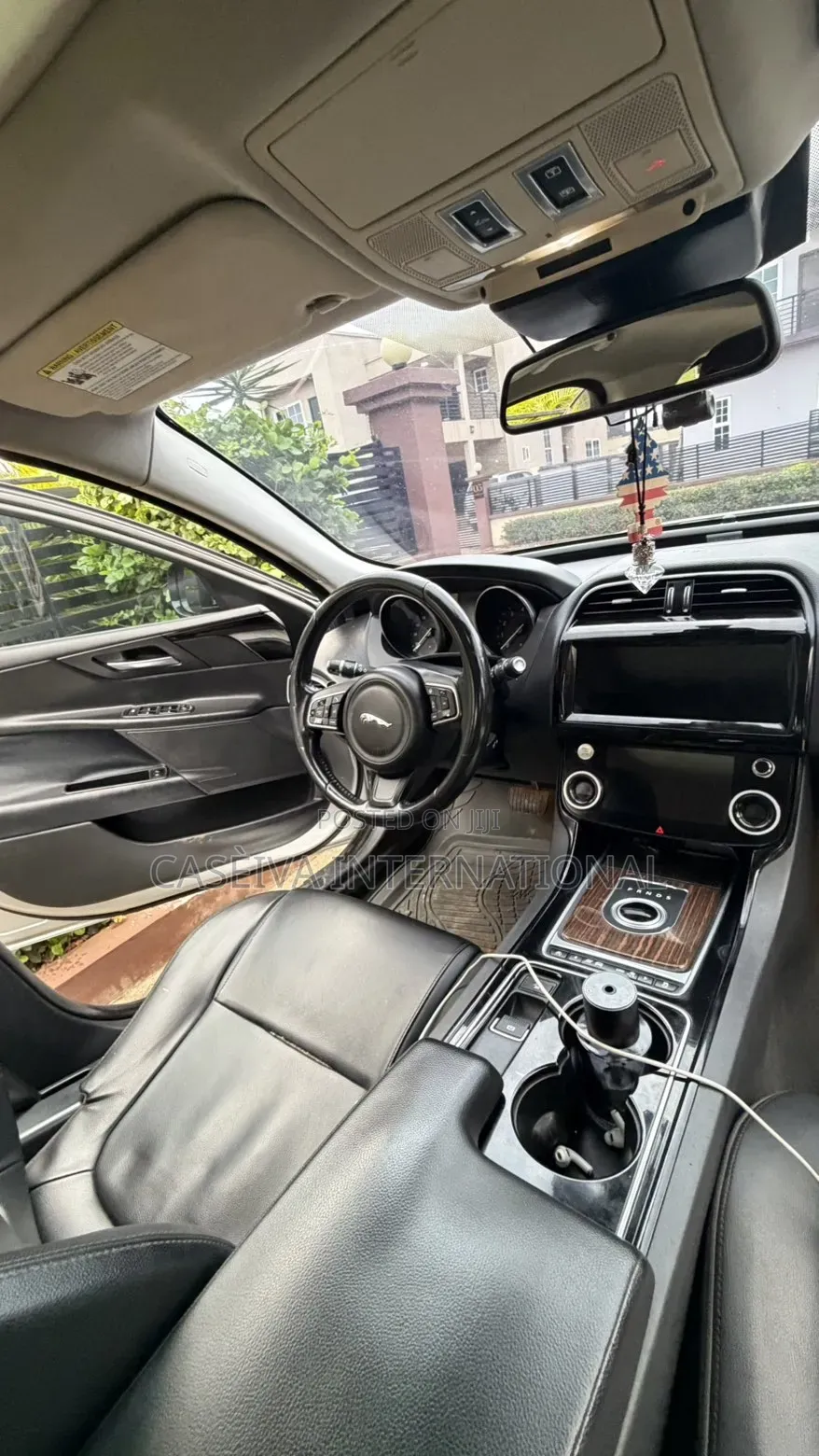 Jaguar XF 25t Premium AWD 2018 Gold