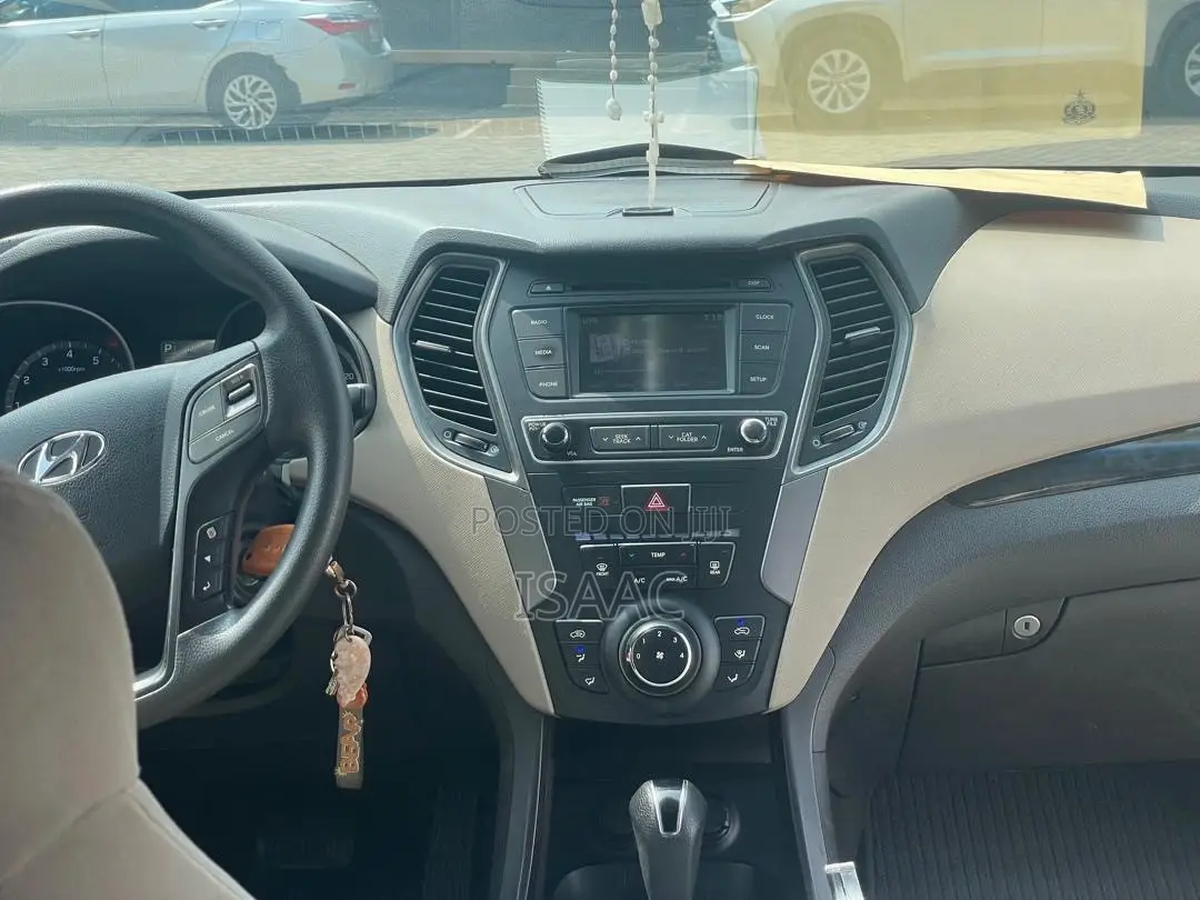 Hyundai Santa Fe 2016 White