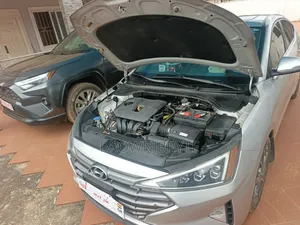 Hyundai Elantra SEL 2019 Silver