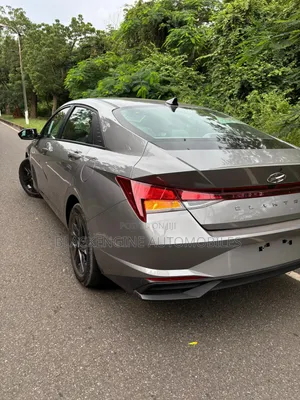 Hyundai Elantra SEL 2023 Ivory