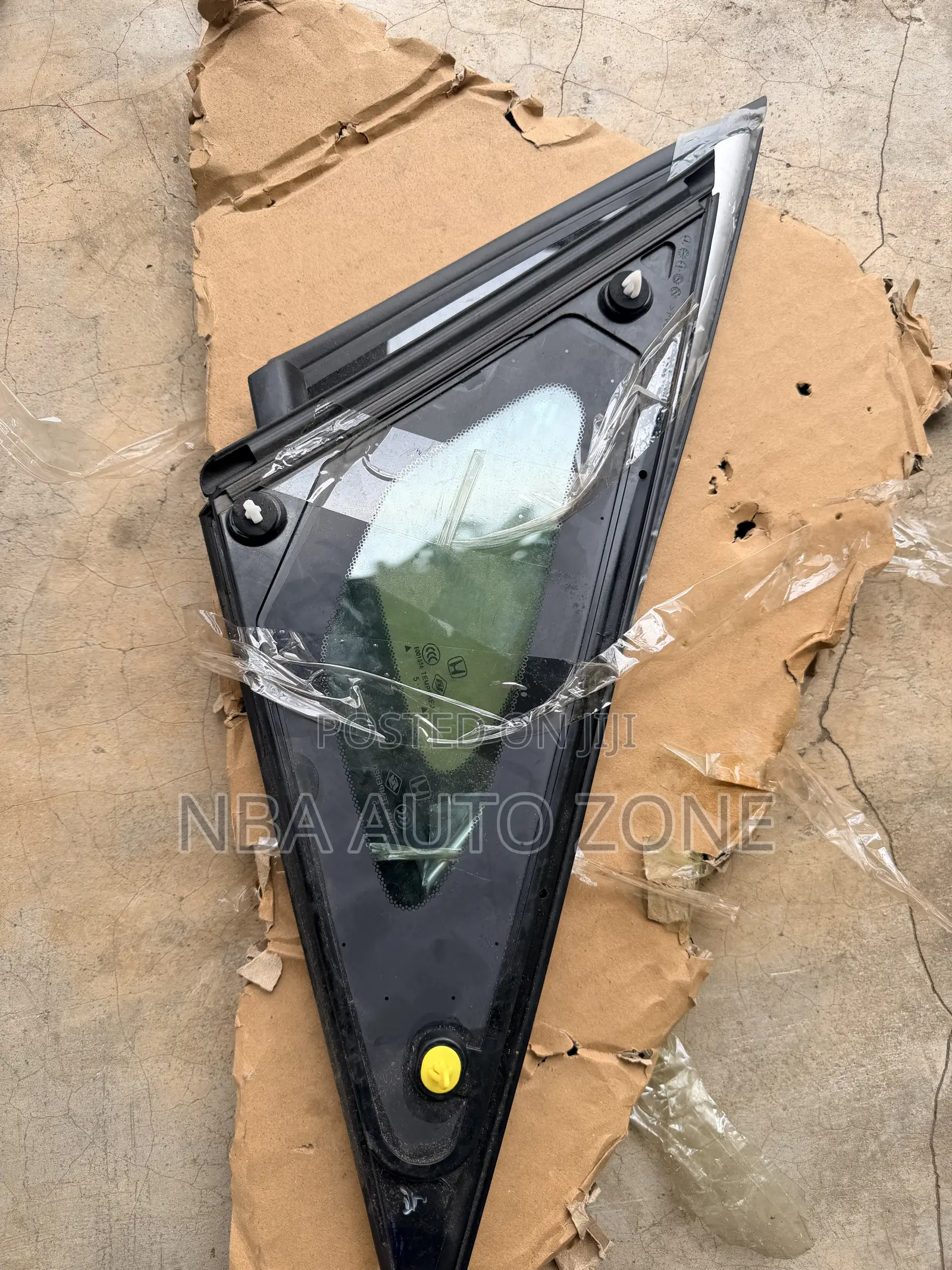 Honda Civic 2016-19 Sedan Driver Side Pair/ Rear Quarter Window Glass