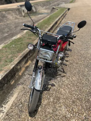 New Royal RY125 2026 Red