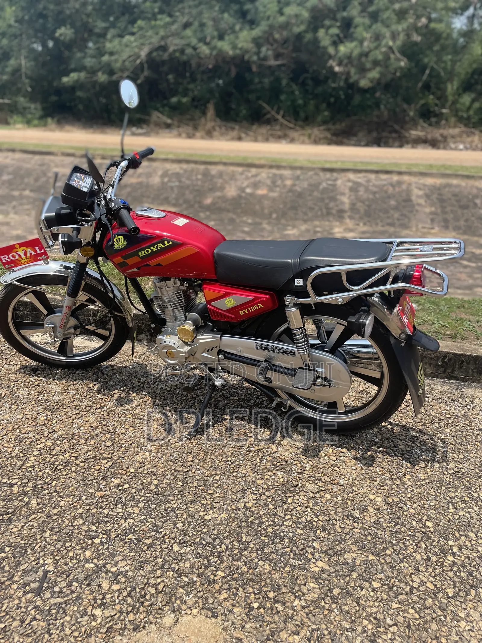 New Royal RY125 2026 Red