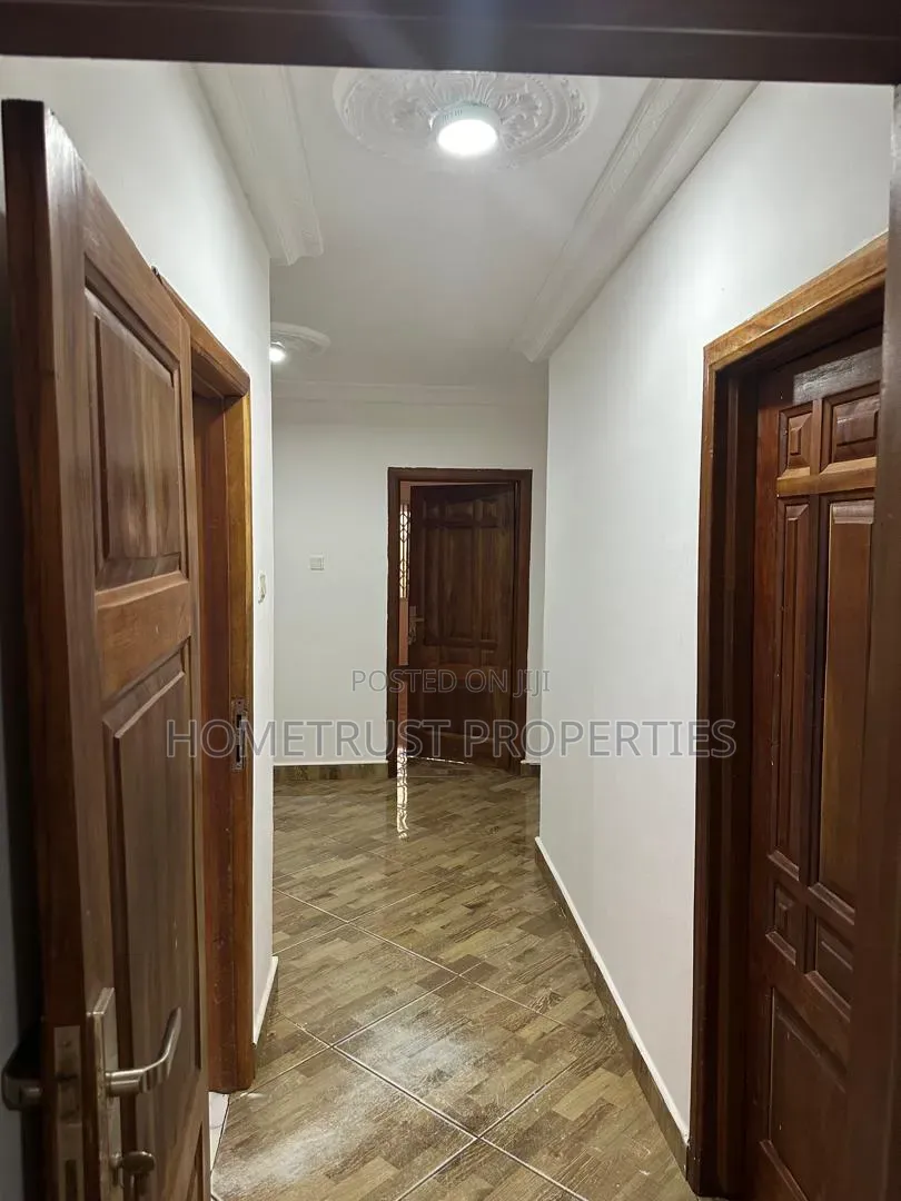 3bdrm Apartment in Ashongman Estate, Police Station for rent