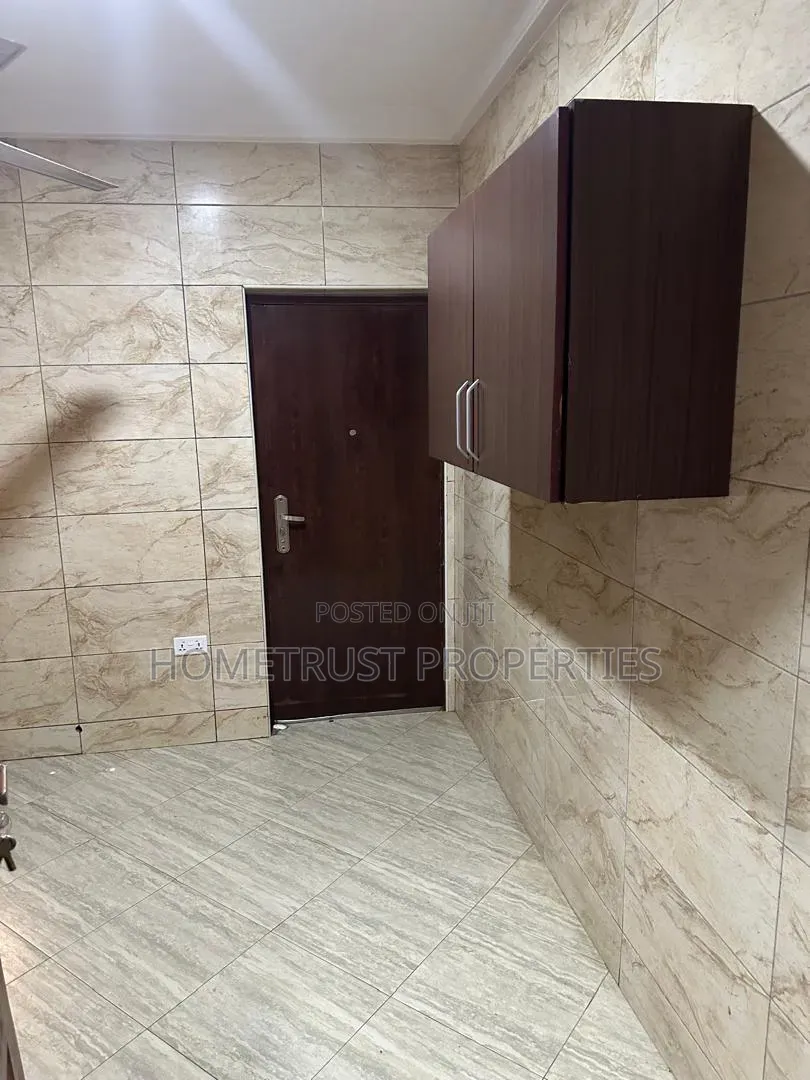 3bdrm Apartment in Ashongman Estate, Police Station for rent