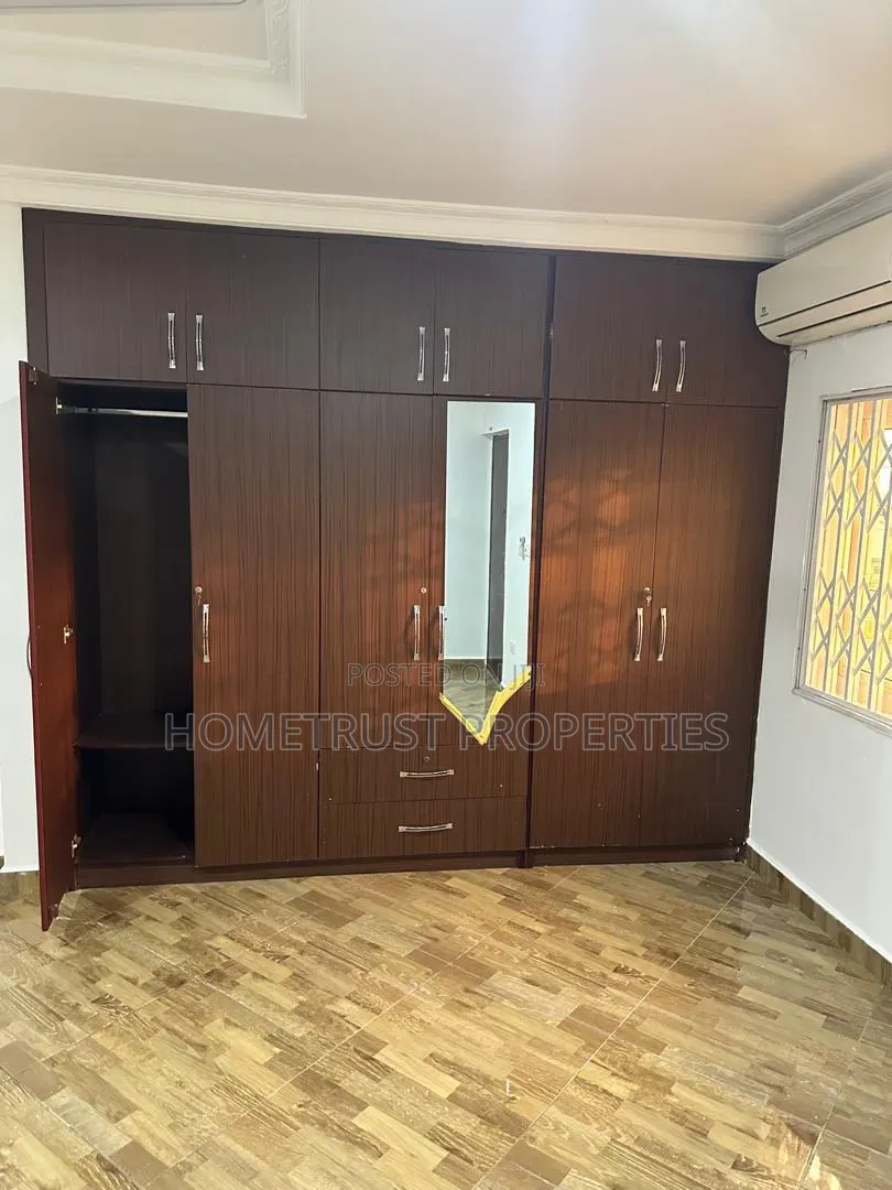 3bdrm Apartment in Ashongman Estate, Police Station for rent