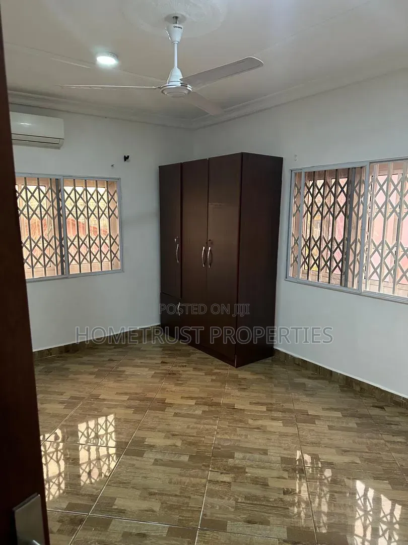 3bdrm Apartment in Ashongman Estate, Police Station for rent