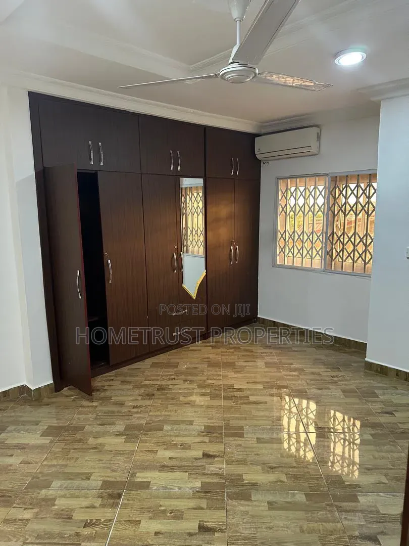 3bdrm Apartment in Ashongman Estate, Police Station for rent