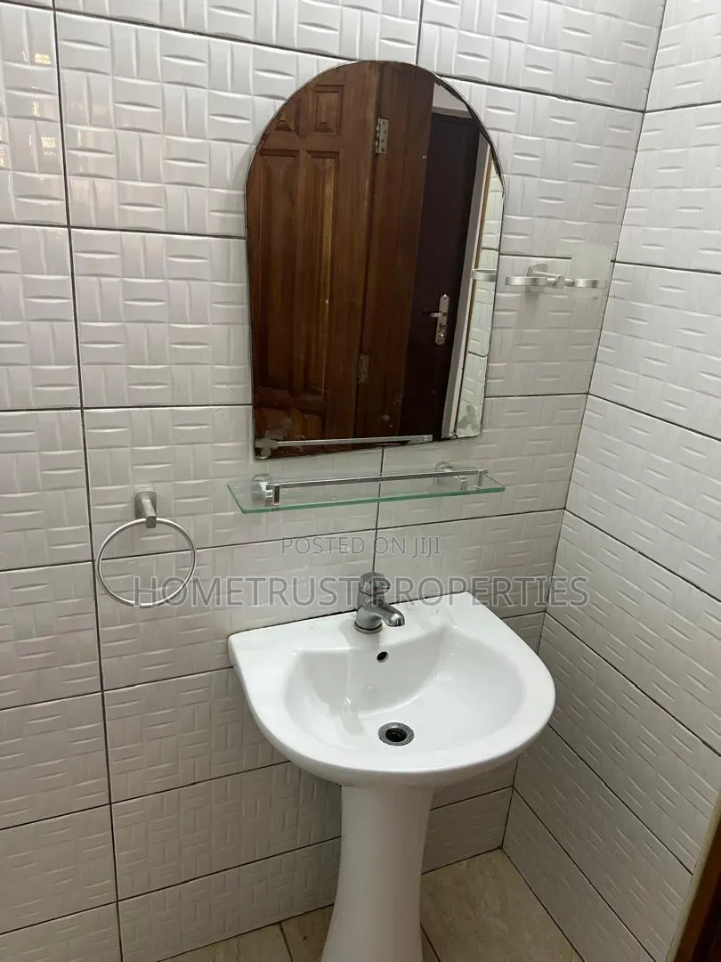 3bdrm Apartment in Ashongman Estate, Police Station for rent