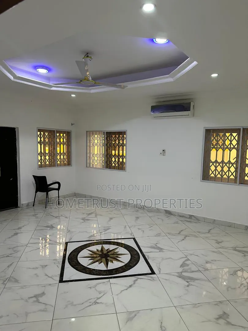 3bdrm Apartment in Ashongman Estate, Police Station for rent