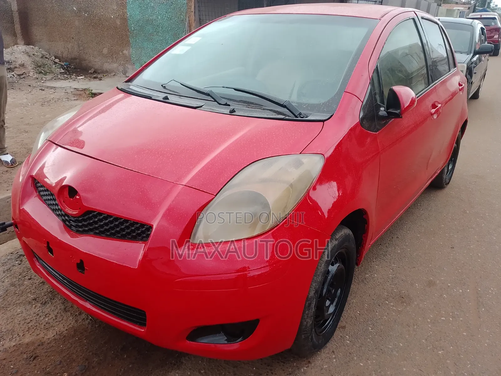 Toyota Vitz 2010 Red
