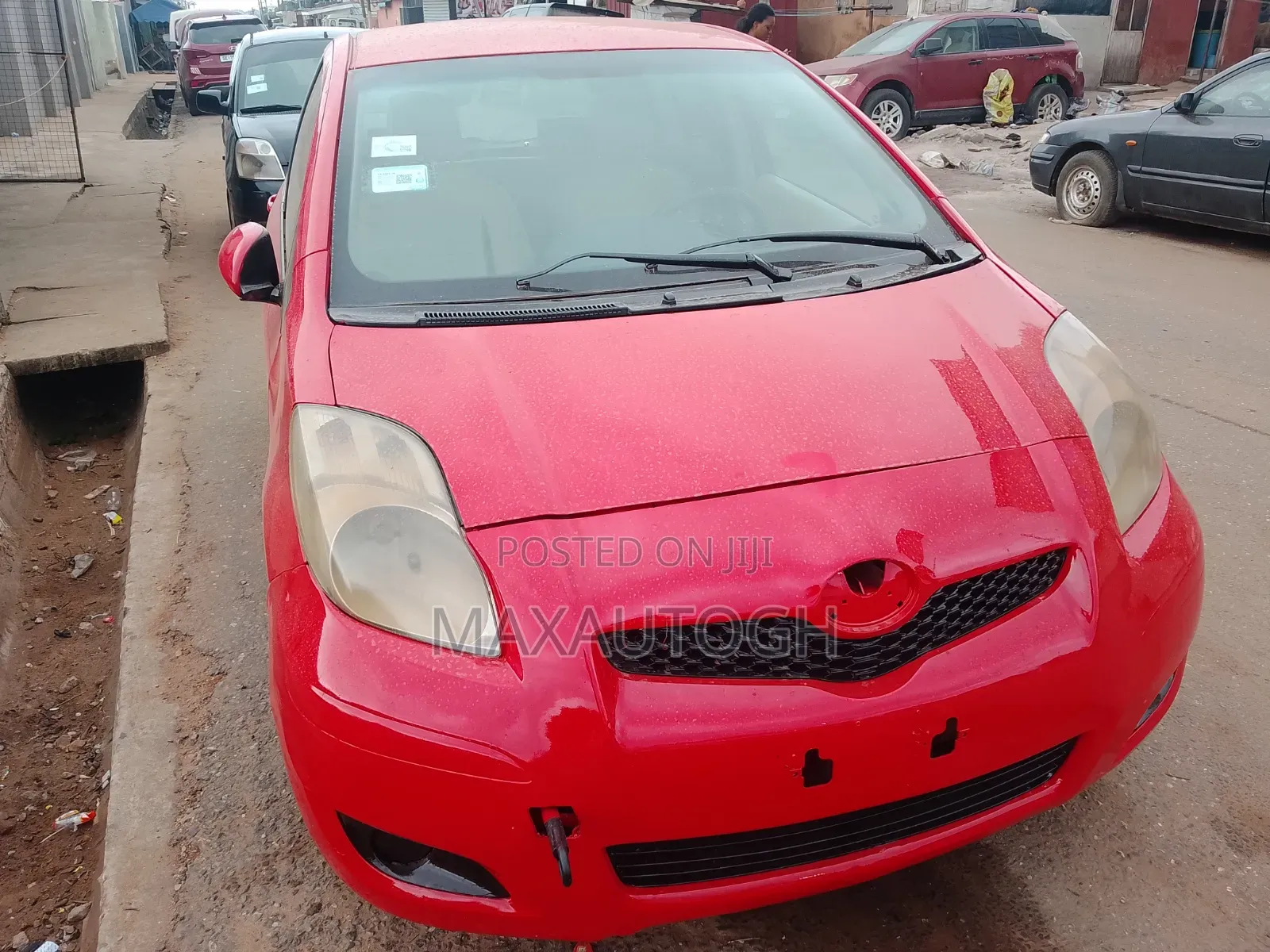 Toyota Vitz 2010 Red