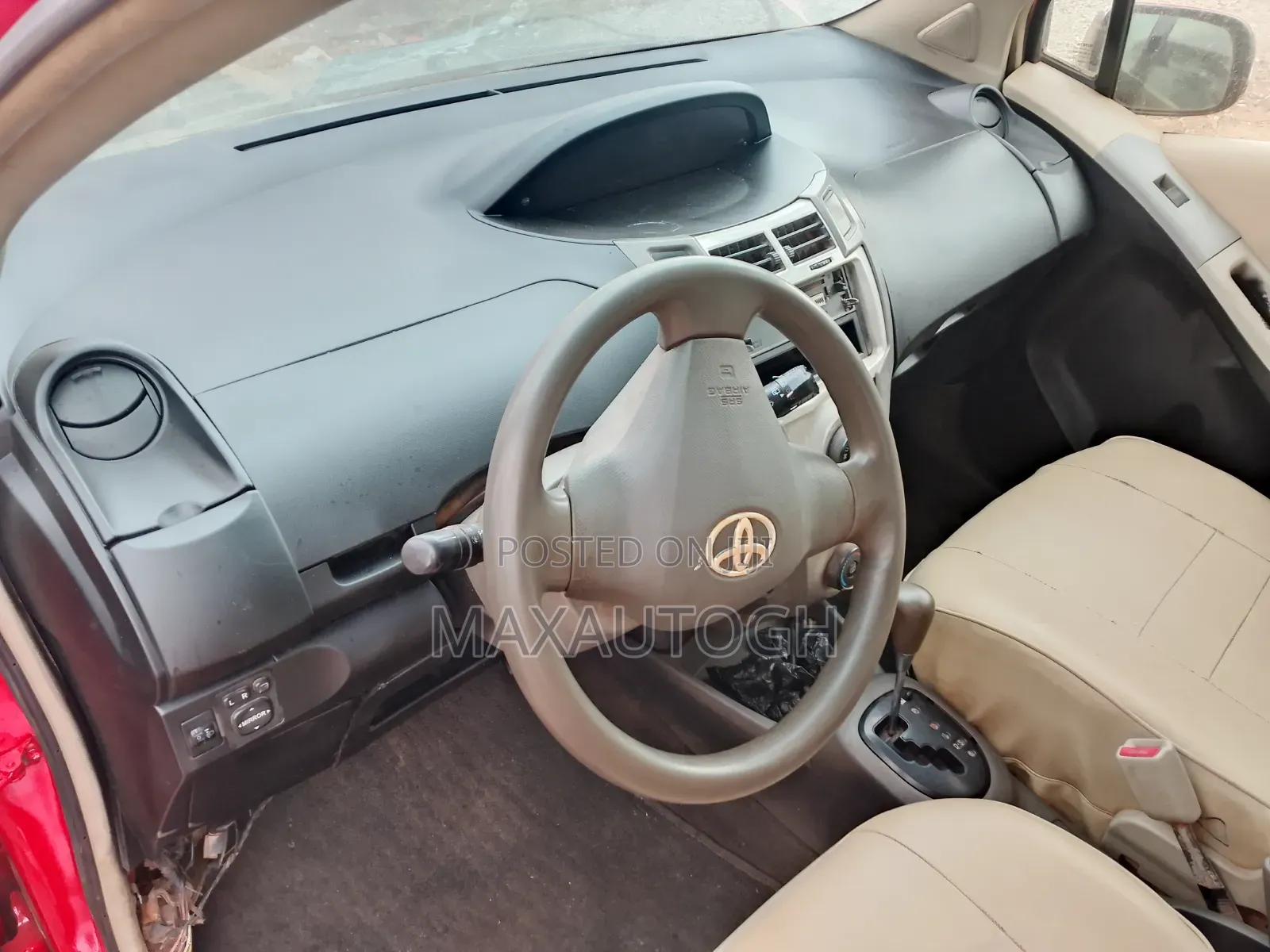 Toyota Vitz 2010 Red