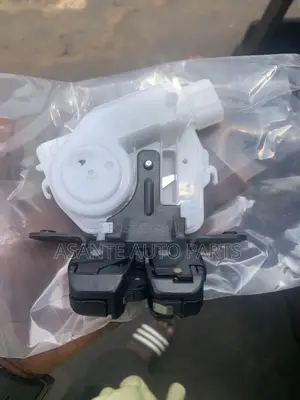 Toyota Vitz Boot Lock 2011-2016