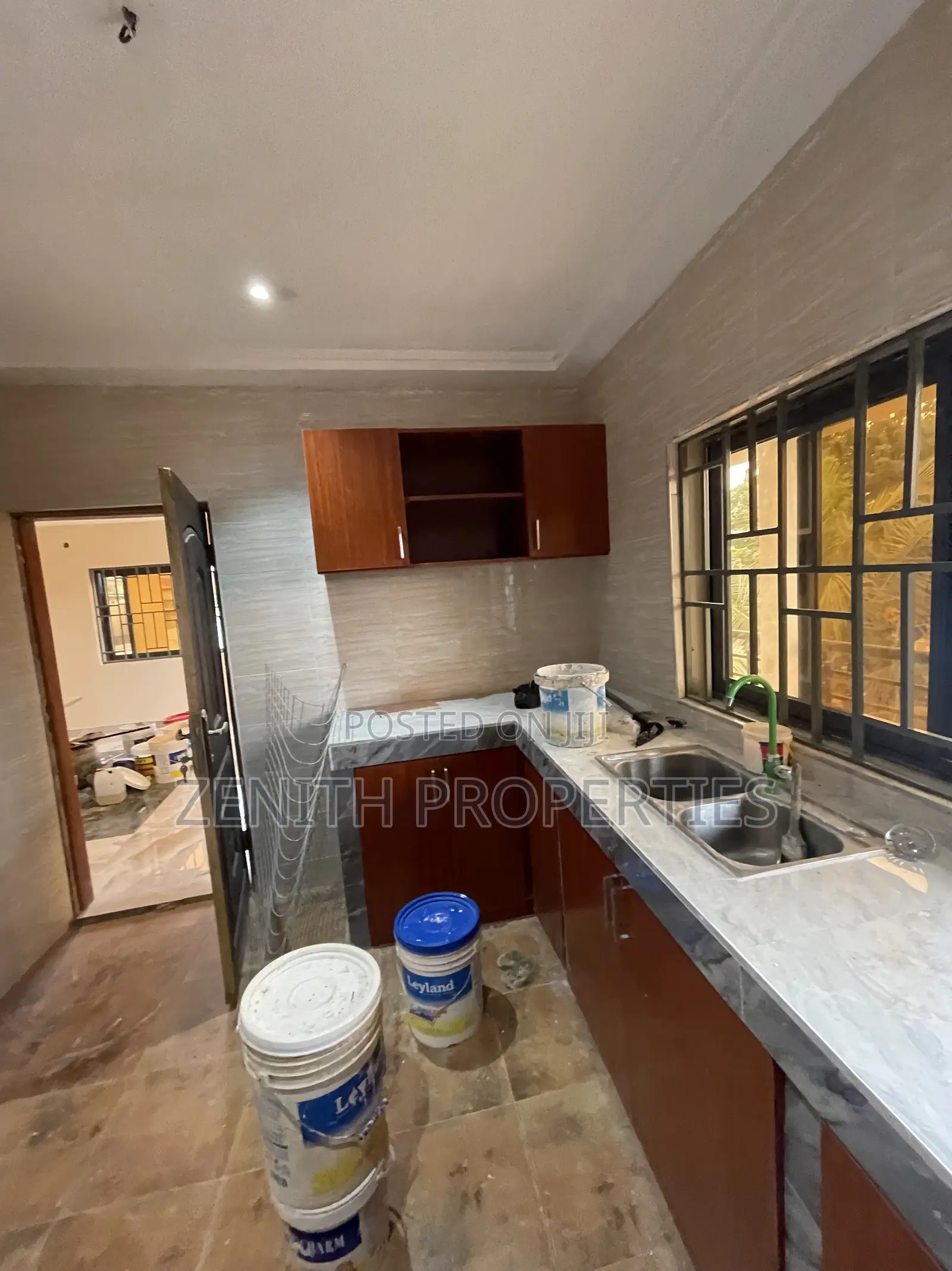 3bdrm Apartment in Zenith Realty, Old Barrier for rent