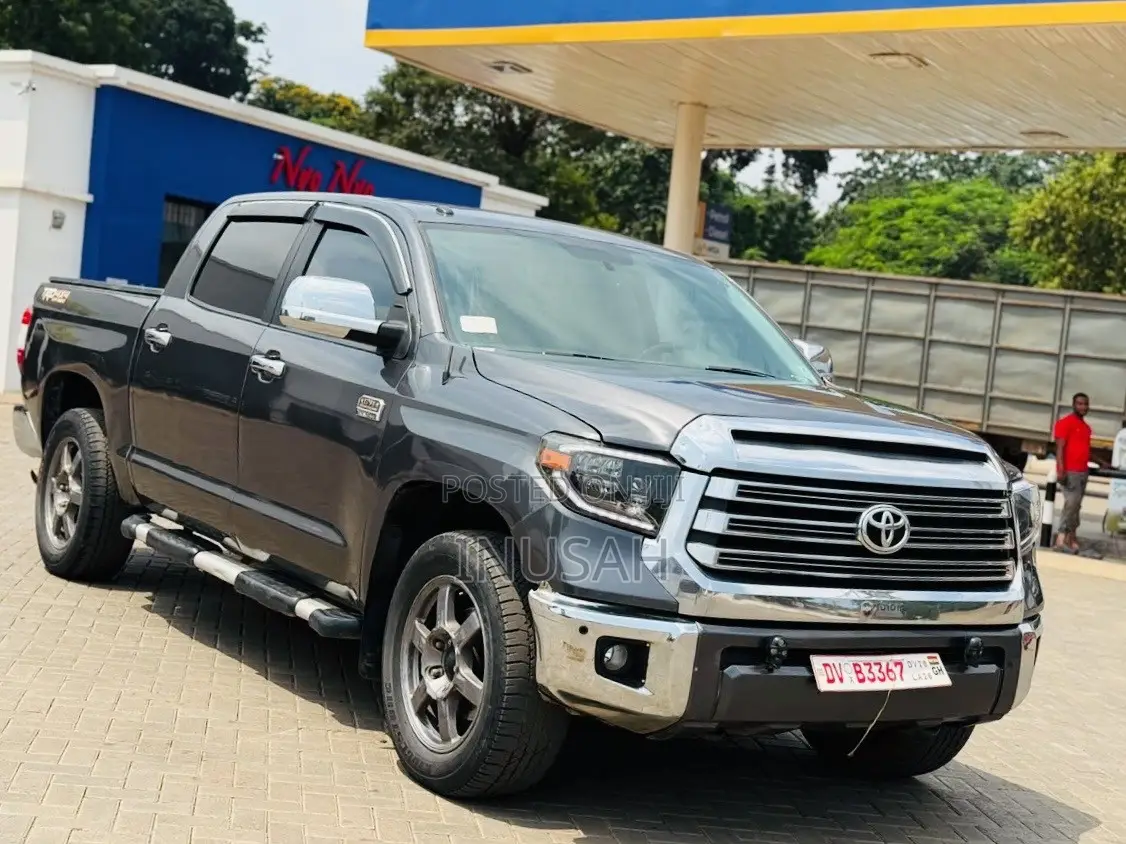 Toyota Tundra Limited 5.7L V8 4x4 CrewMax 5.6 ft. box 145.7 in. WB 2018