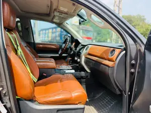 Toyota Tundra Limited 5.7L V8 4x4 CrewMax 5.6 ft. box 145.7 in. WB 2018