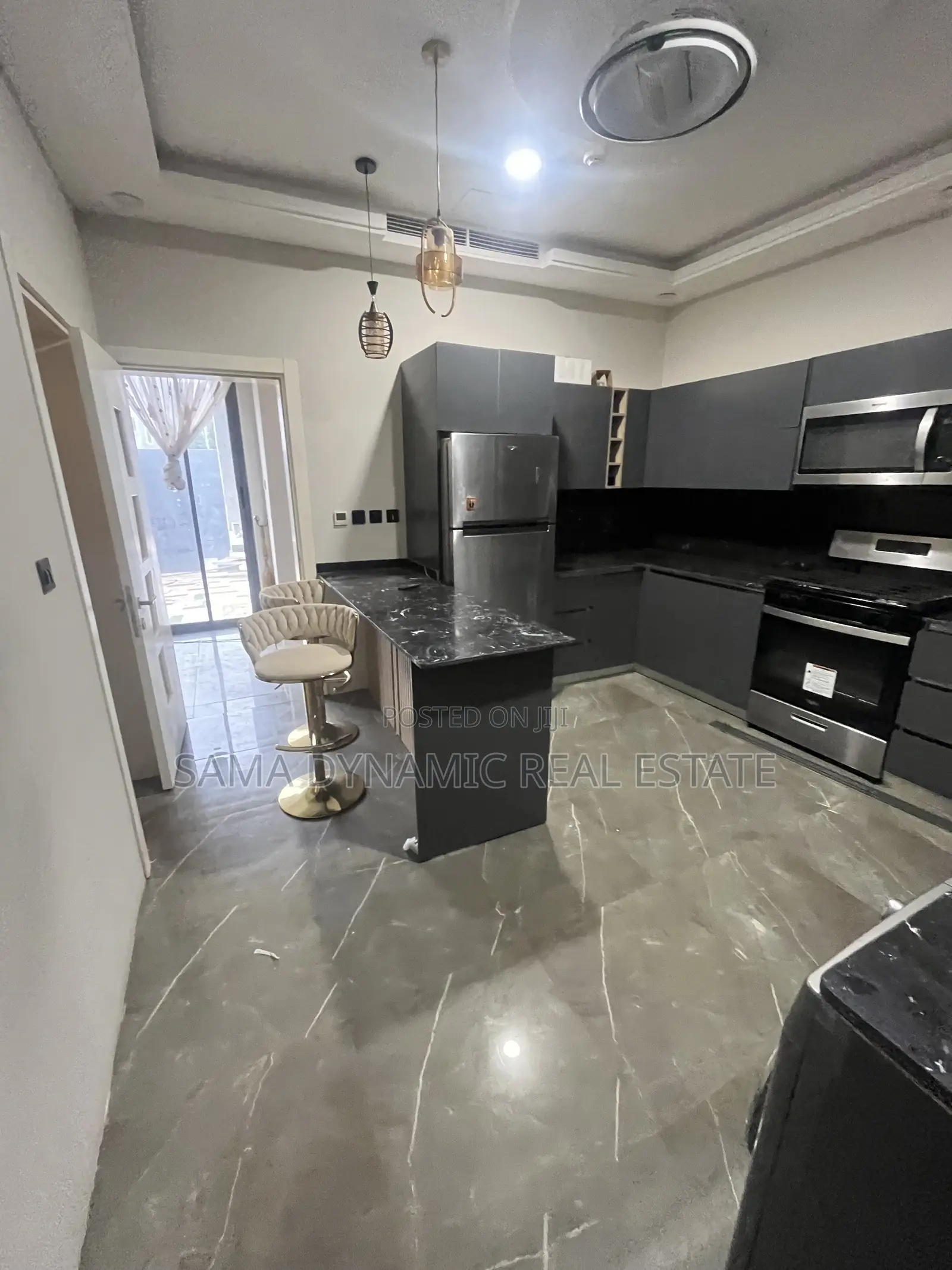 Furnished 5bdrm House in East Airport, Tseaddo for rent