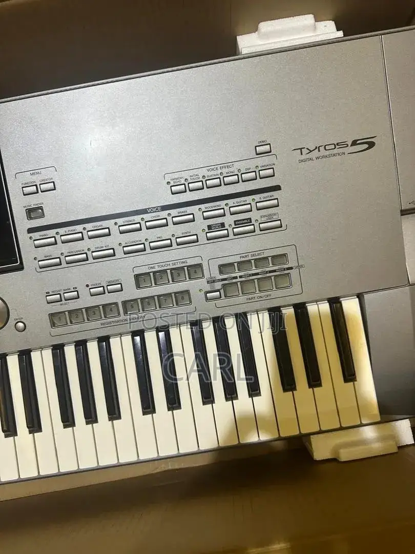 Yamaha Tyros5 76-Key Keyboard