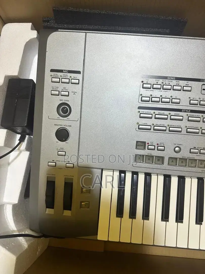 Yamaha Tyros5 76-Key Keyboard