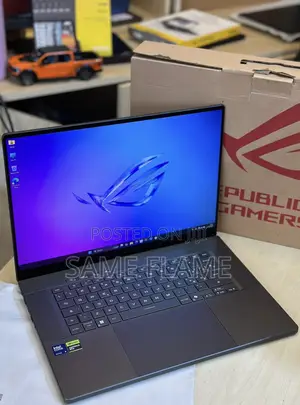 New Laptop Asus ROG Zephyrus G16 32GB Intel Core Ultra 9 SSD 1T