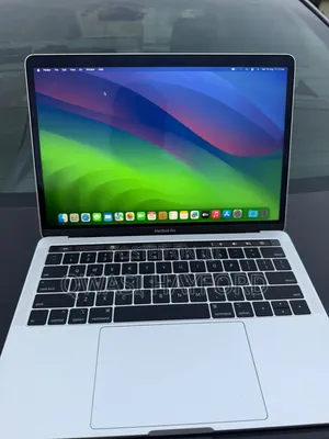 New Laptop Apple MacBook 8GB Intel Core i5 SSD 256GB