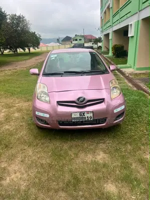 Toyota Vitz 1.3 AWD 5dr 2010 Pearl