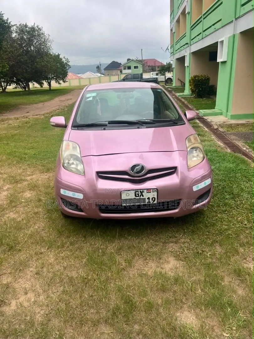 Toyota Vitz 1.3 AWD 5dr 2010 Pearl