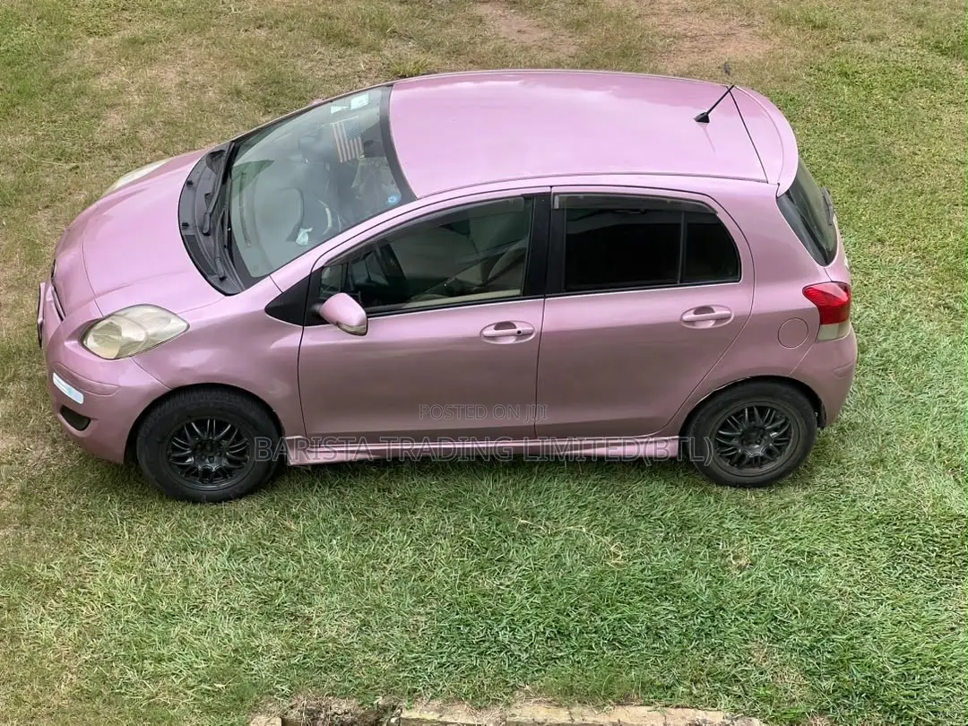 Toyota Vitz 1.3 AWD 5dr 2010 Pearl