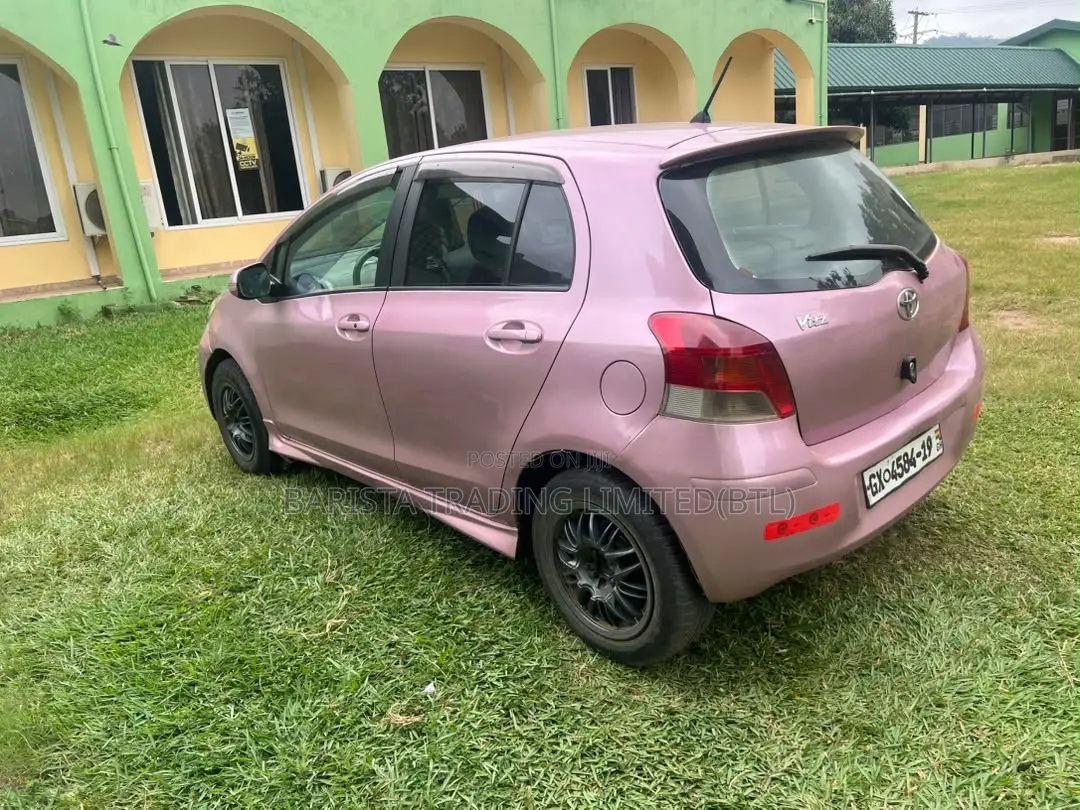 Toyota Vitz 1.3 AWD 5dr 2010 Pearl