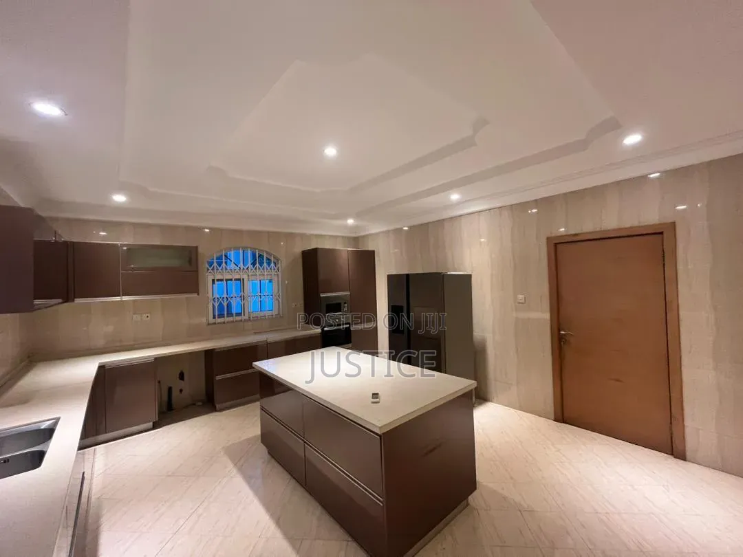 5bdrm Mansion in East Legon, Ghana Link Area for rent