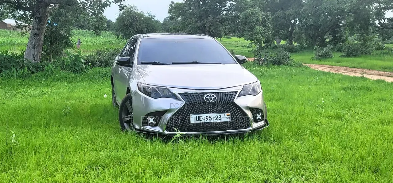 Toyota Camry SE 4dr Sedan (2.5L 4cyl 6A) 2013 Silver