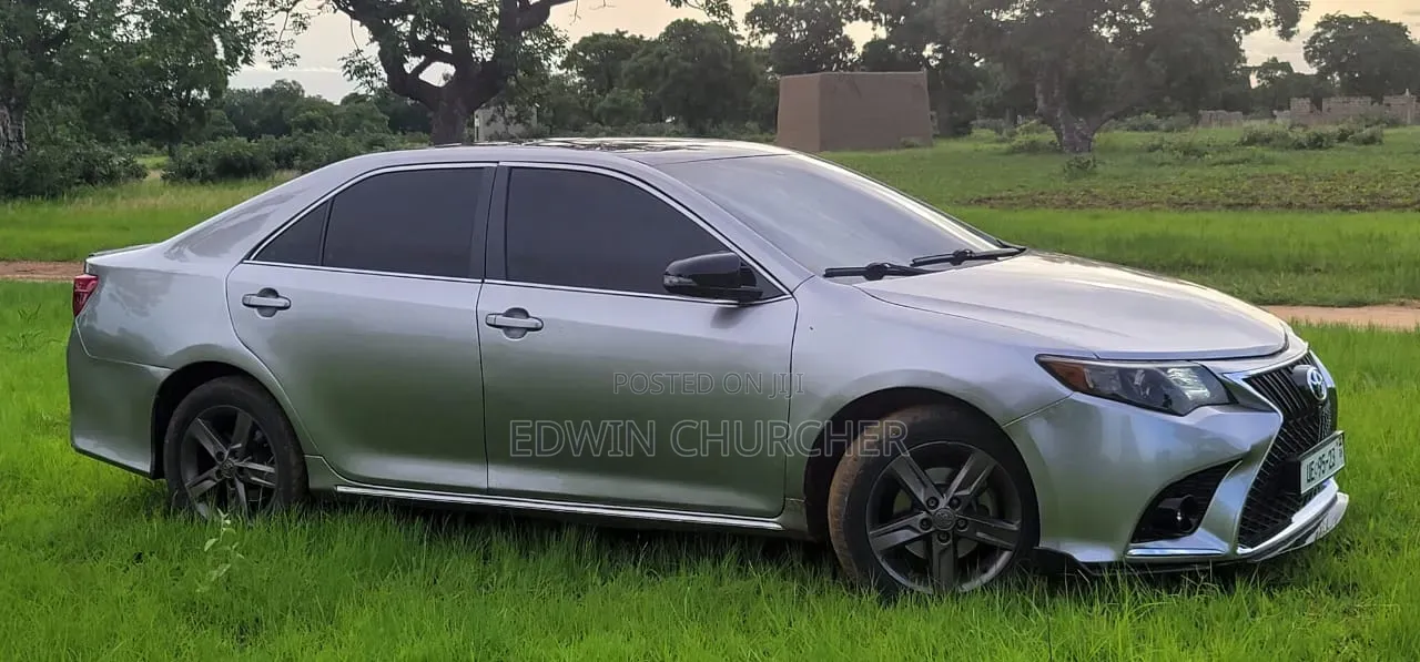 Toyota Camry SE 4dr Sedan (2.5L 4cyl 6A) 2013 Silver