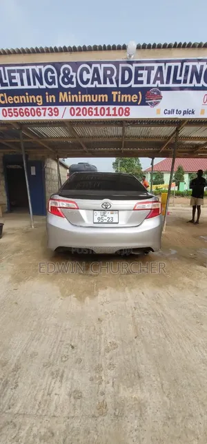 Toyota Camry SE 4dr Sedan (2.5L 4cyl 6A) 2013 Silver