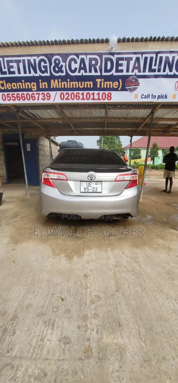 Toyota Camry SE 4dr Sedan (2.5L 4cyl 6A) 2013 Silver