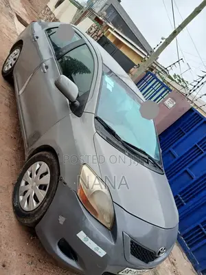 Toyota Yaris 2012 Gray