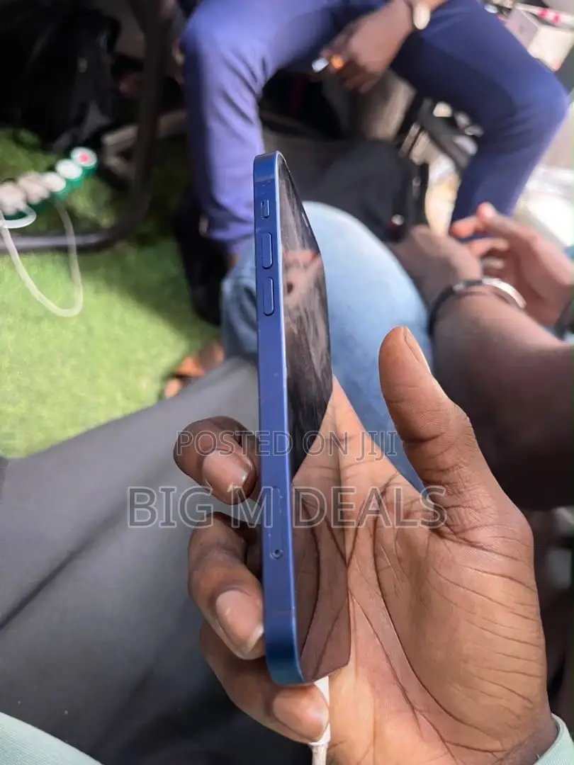 Apple iPhone 12 64 GB Blue