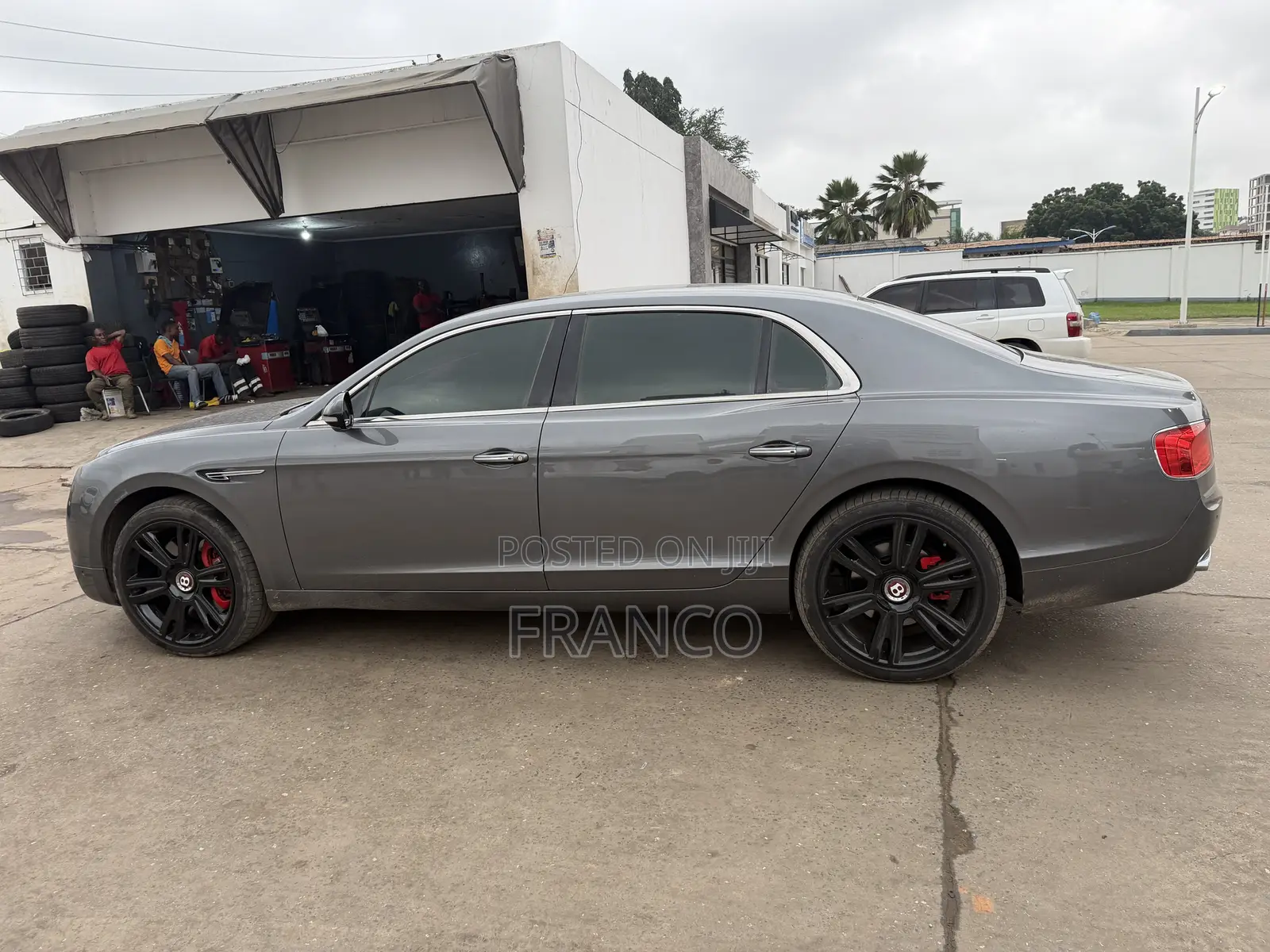Bentley Flying Spur V8 2019 Gray
