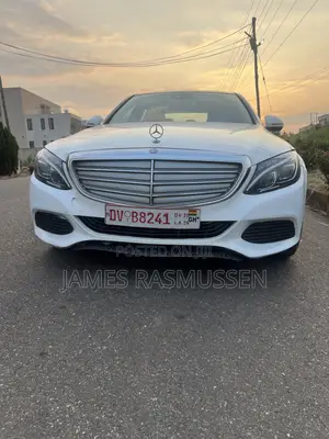 Mercedes-Benz C300 Luxury Sedan RWD (2.0L 4cyl 7A) 2016 White