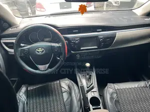 Toyota Corolla LE Eco 4dr Sedan (1.8L 4cyl CVT) 2015 Black