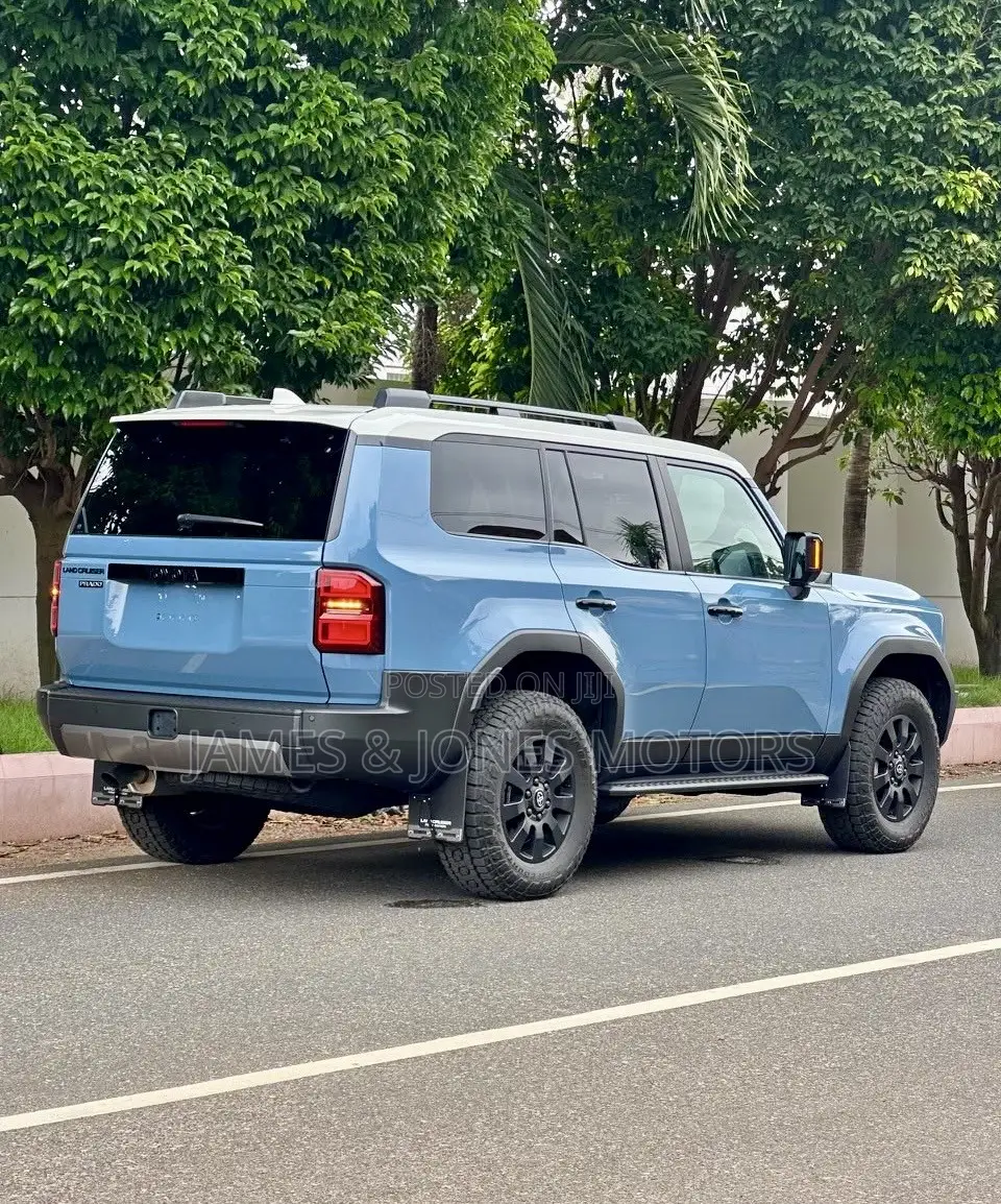 New Toyota Land Cruiser Prado 2.8 2024 Blue